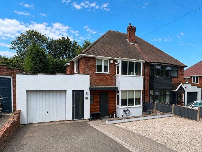 3 Bedroom Semi-Detached House For Sale In Billy Buns Lane, Wombourne, Wolverhampton, WV5