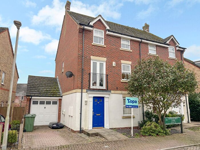 4 Bedroom Semi-Detached House For Sale In Sandleford Lane, Greenham, Thatcham, RG19