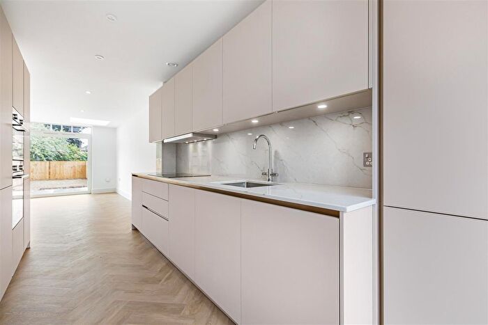 2 Bedroom Terraced House For Sale In Cedars Road, London, N21