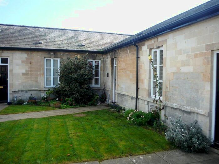 2 Bedroom Bungalow To Rent In Thomas Wyatt Road, Devizes, SN10