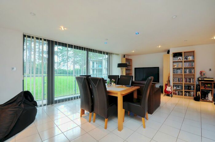 2 Bedroom Flat To Rent In The Crescent, Gloucester Road, Cheltenham, GL51