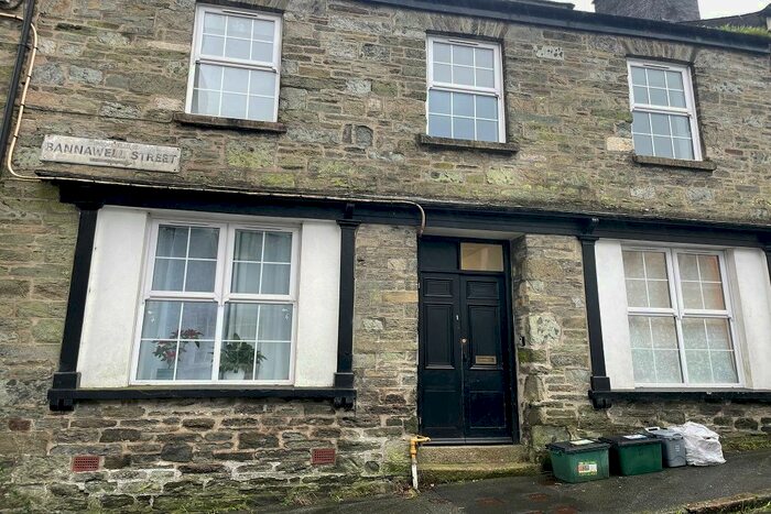 2 Bedroom Flat To Rent In Bannawell Street, Tavistock PL19