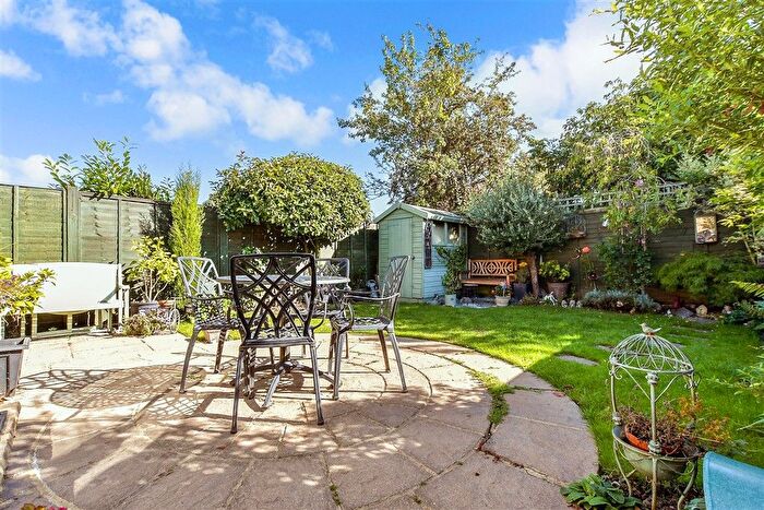 3 Bedroom Semi Detached House For Sale In Lucks Way, Marden, Kent, TN12