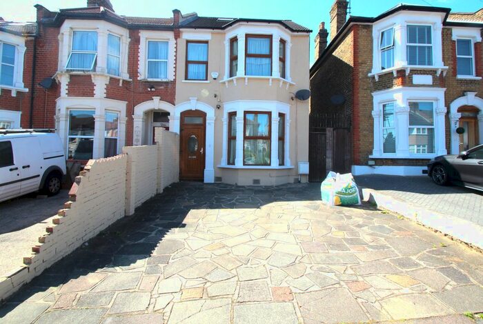 5 Bedroom End Of Terrace House To Rent In Mayfair Avenue, Ilford, Essex, IG1