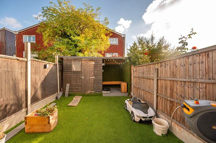 4 Bedroom Terraced House To Rent In Skelley Road, Stratford, London, E15
