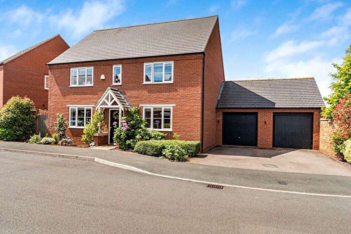 4 Bedroom Detached House For Sale In Wallin Road, Adderbury, Banbury, Oxfordshire, OX17