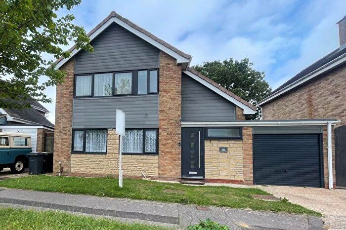 3 Bedroom Detached House For Sale In The Curve, Peel Common, Gosport, PO13