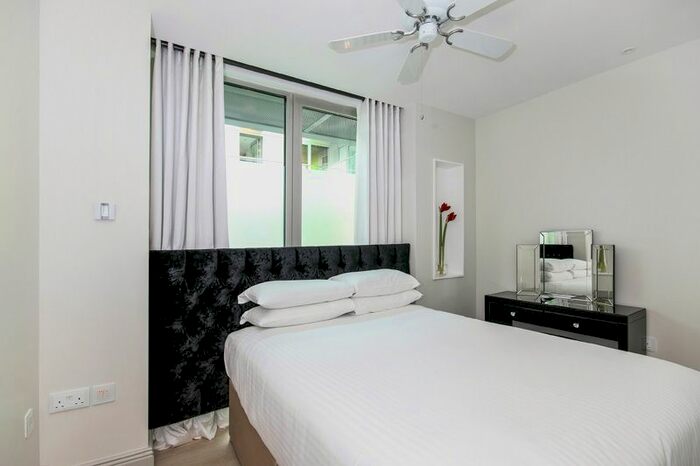 1 Bedroom Flat To Rent In Tower Bridge Road, London, London, SE1