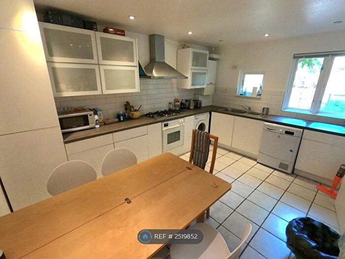 3 Bedroom Terraced House To Rent In Bredgar Road, Archway, N19