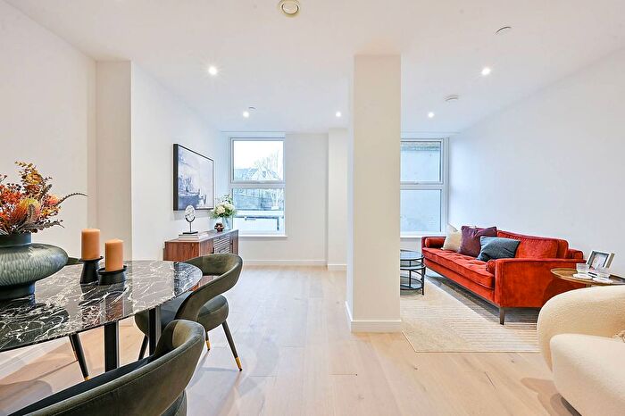 1 Bedroom Flat For Sale In Marlborough House, Chiswick, London, W4
