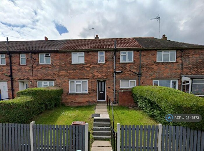3 Bedroom Terraced House To Rent In Standale Crescent, Leeds, LS28