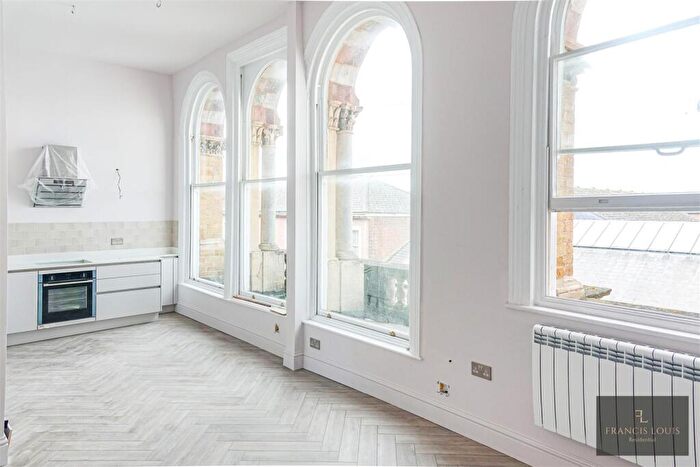 2 Bedroom Flat To Rent In Queen Street, EX4