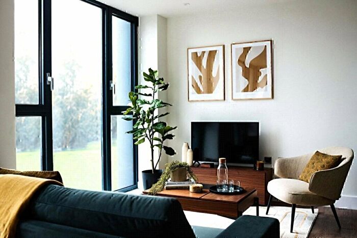 3 Bedroom Apartment To Rent In Uncle Leeds, Whitehall, Leeds, LS12