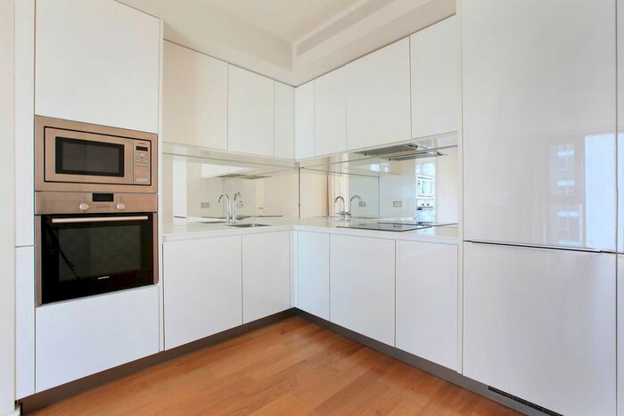 2 Bedroom Flat For Sale In Eastfields Avenue, Wandsworth, London, SW18