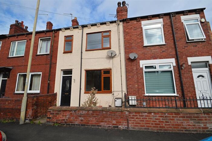 3 Bedroom Terraced House For Sale In Smawthorne Lane, Castleford, WF10