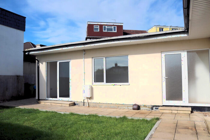 3 Bedroom Bungalow To Rent In A Russell Grove, Bristol, BS6