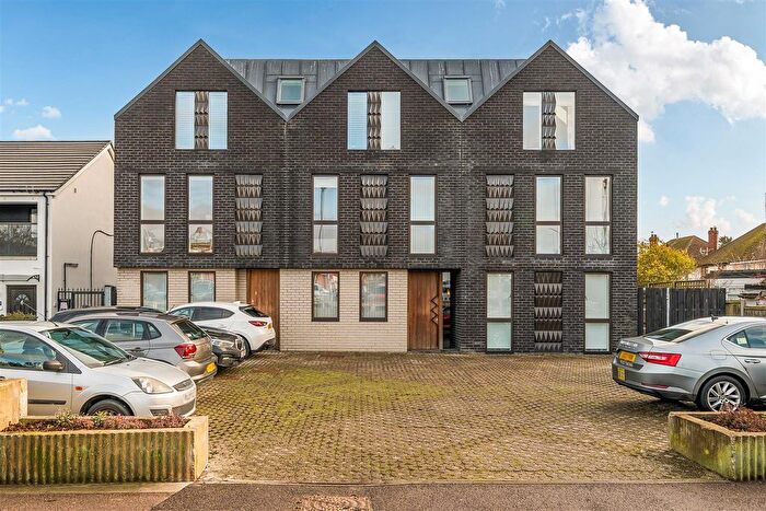 2 Bedroom Flat For Sale In Old Bridge Road, Whitstable, CT5