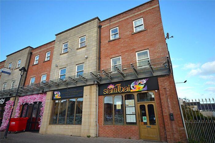 1 Bedroom Flat To Rent In Godwin Court, Swindon, Wiltshire, SN1