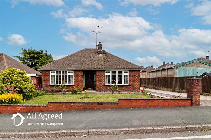 3 Bedroom Bungalow For Sale In Peak Avenue, Riddings, DE55