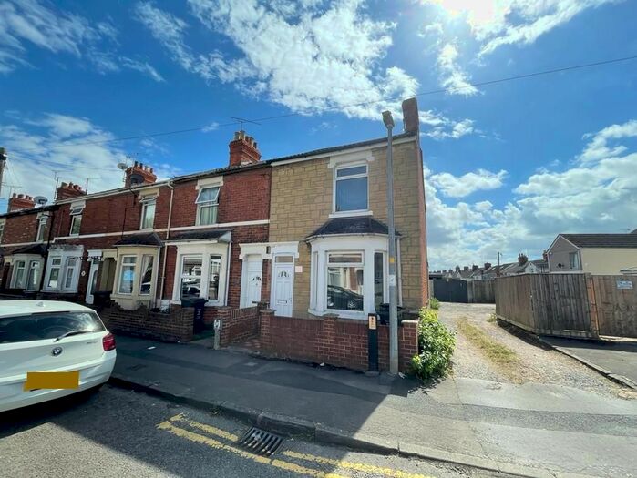 2 Bedroom End Of Terrace House To Rent In Gorse Hill, Swindon, SN2