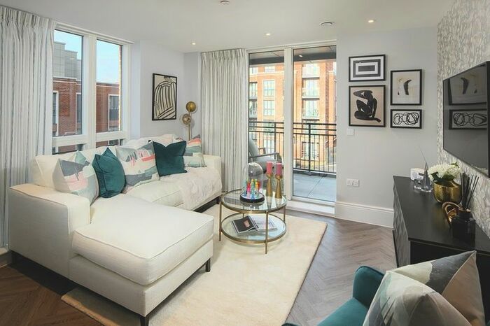 2 Bedroom Flat For Sale In Galahad, Knights Quarter, Winchester, SO22