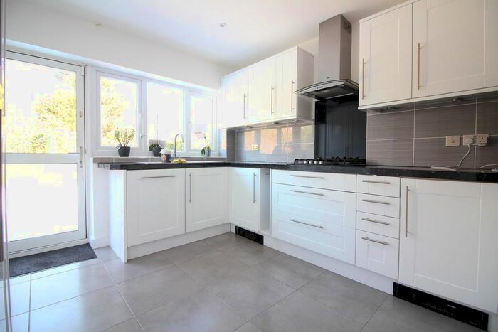 4 Bedroom Property To Rent In Cornwall Avenue, Southall, UB1