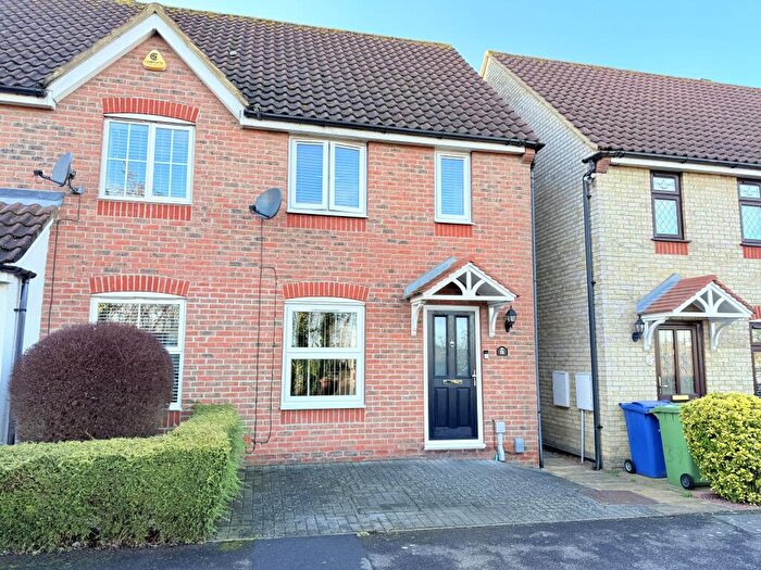 2 Bedroom Semi Detached House For Sale In Hyde Close, Chafford Hundred, RM16