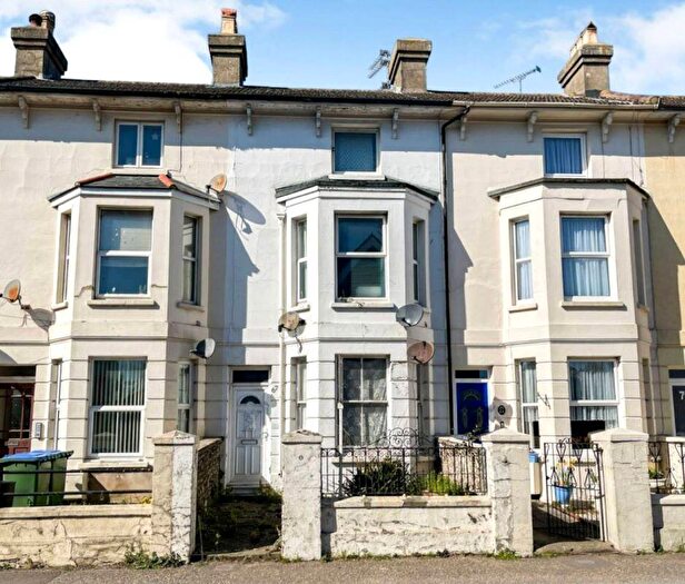 2 Bedroom Flat For Sale In (A) Arundel Road, Littlehampton, BN17