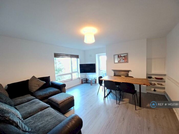 2 Bedroom Flat To Rent In Wyatt House, London, SE3