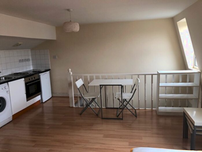 Studio To Rent In Blythe Road, London, W14