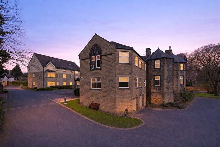 2 Bedroom Flat For Sale In The Old Sunday School, The Strone, Apperley Bridge, BD10