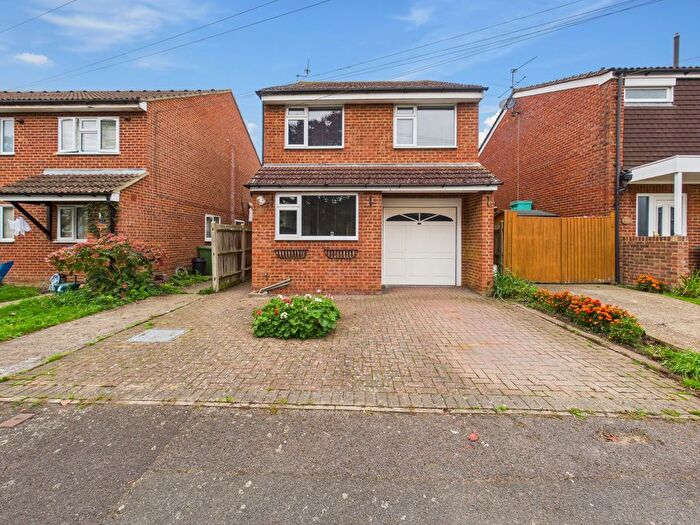 3 Bedroom Detached House For Sale In Orchard Close, Ashford, Surrey, TW15