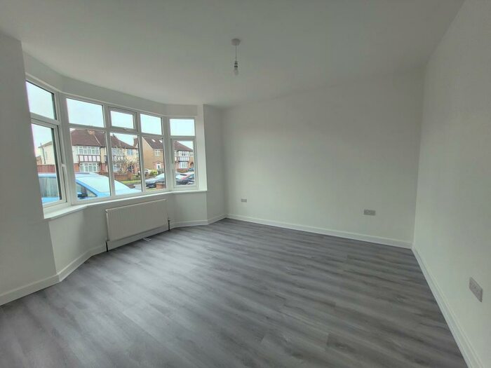 3 Bedroom House To Rent In Shaggy Calf Lane, Slough, SL2