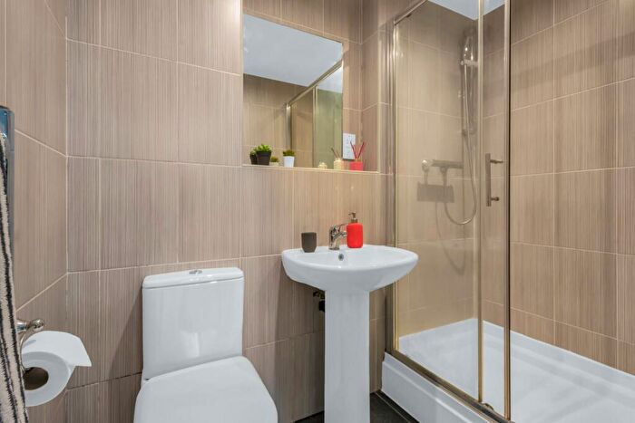 1 Bedroom Flat To Rent In Cardigan Road, Leeds, LS6