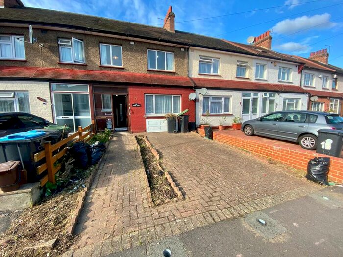 4 Bedroom Terraced House To Rent In Lodge Close, London, N18