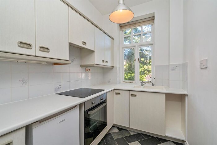 1 Bedroom Flat For Sale In Catherines Close, Catherine-De-Barnes, Solihull, B91
