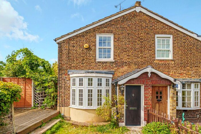 2 Bedroom Semi-Detached House To Rent In St. Leonards Square, Surbiton, KT6