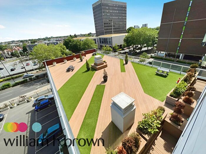 2 Bedroom Apartment To Rent In Victoria Avenue, Southend-On-Sea, SS2