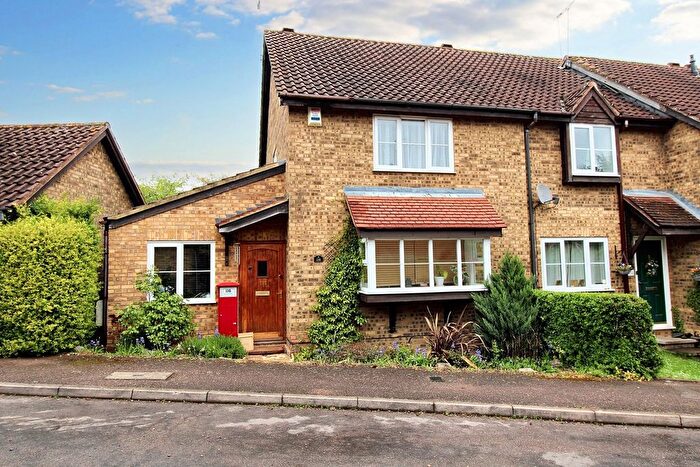 3 Bedroom Terraced House For Sale In Wadnall Way, Knebworth, SG3