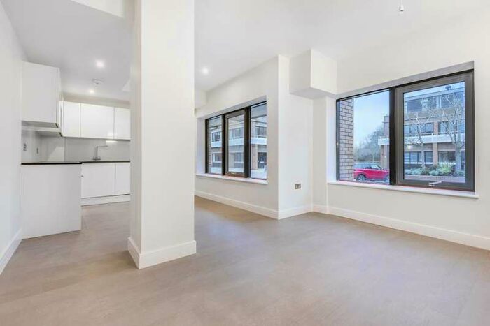 1 Bedroom Apartment To Rent In Overbridge Square, Newbury, RG14