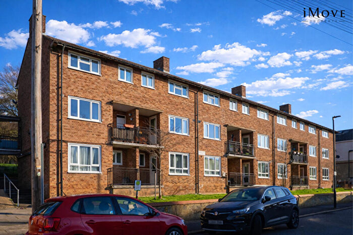 2 Bedroom Flat For Sale In Hogarth House, Benton's Lane, London, SE27