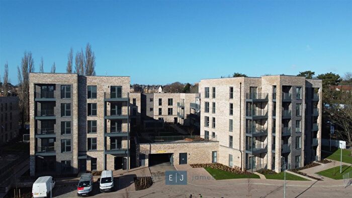 2 Bedroom Flat To Rent In Epping Gate, Borders Lane, Loughton, IG10