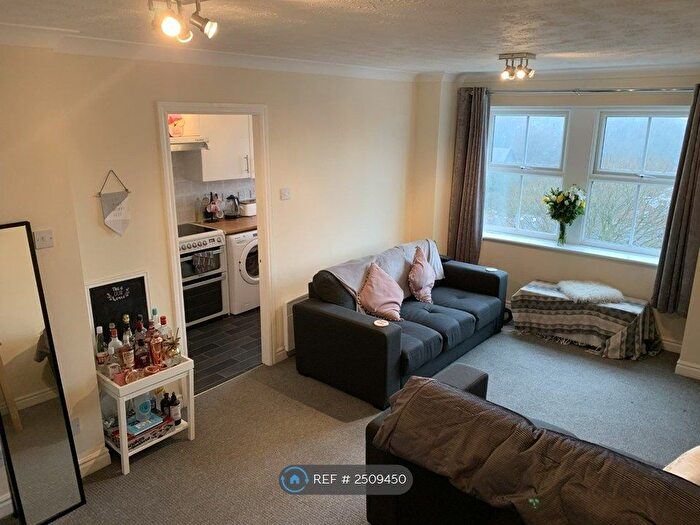 2 Bedroom Flat To Rent In The Cricketers, Leeds, LS5