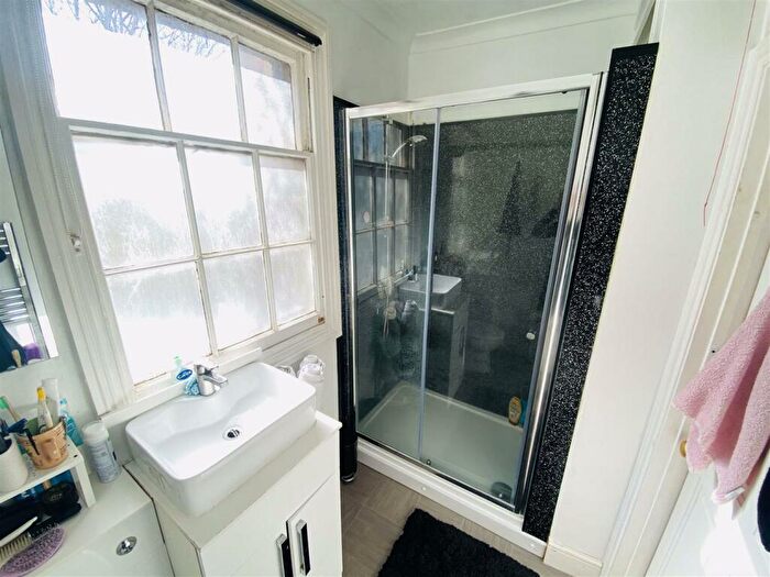 1 Bedroom Flat To Rent In B Freeland Place, Bristol, PC02