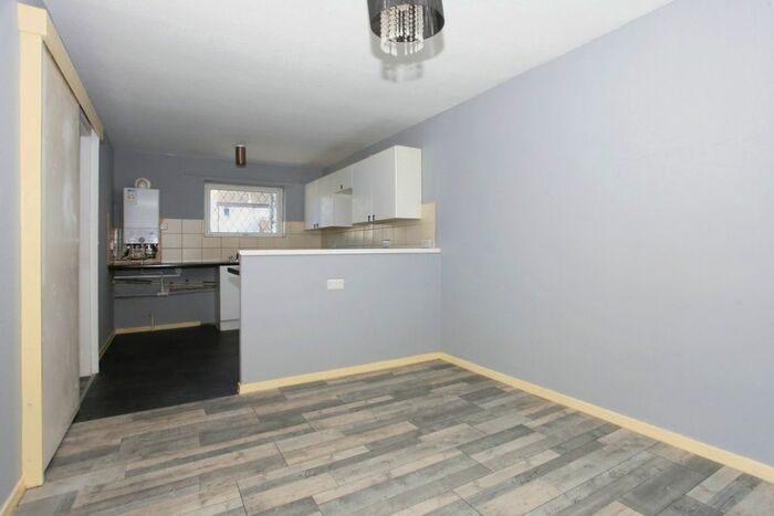 4 Bedroom Terraced House For Sale In Crabtree, Peterborough, PE4