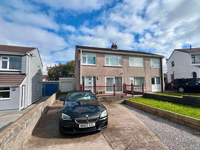 3 Bedroom Semi-Detached House For Sale In Oak Way, Bryncethin, Bridgend, CF32