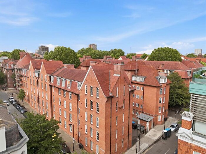 3 Bedroom Apartment For Sale In Benson House, Arnold Circus, Shoreditch, E2