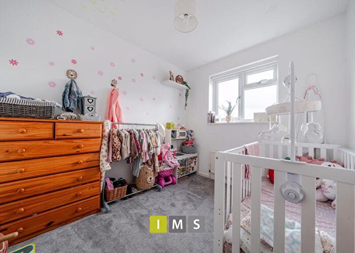 5 Bedroom Detached House For Sale In Merlin Way, Bicester, OX26