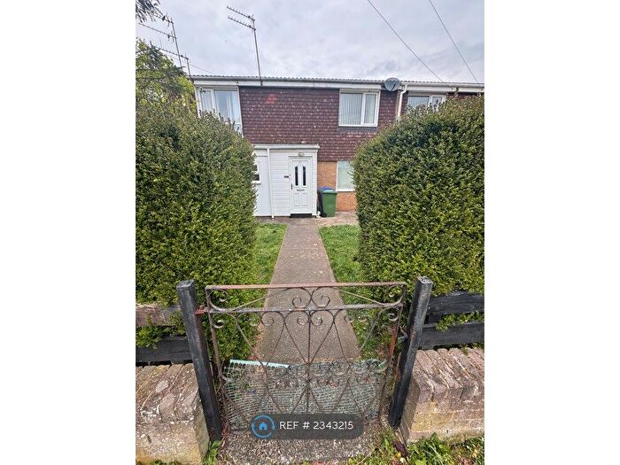2 Bedroom Flat To Rent In Holystone Close, Blyth, NE24