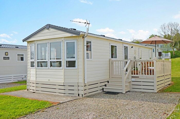 2 Bedroom Park Home For Sale In Meadow Lakes, Hewas Water, PL26